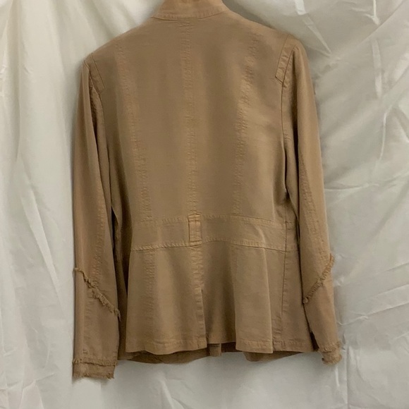 Women’s Lightweight Shirt-Jacket with Southwestern Styling - Picture 2 of 8